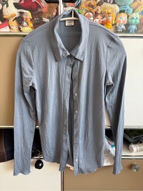 Aritzia Wilfred Dusty Blue Button-Up Stretchy Soft Shirt